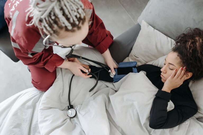 Foods That Naturally Lower Blood Pressure: Dietary Do’s and Don’ts