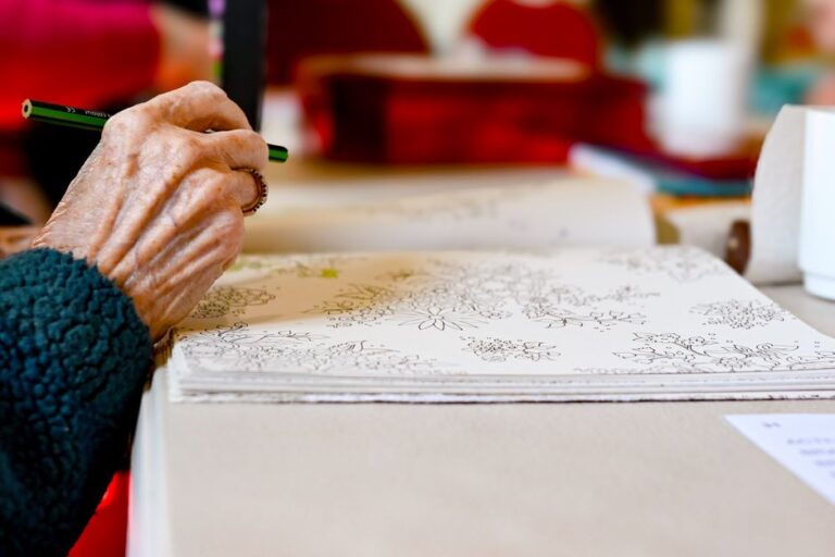 Creating a Personalized Routine for Dementia Patients: Practical Tips for Caregivers